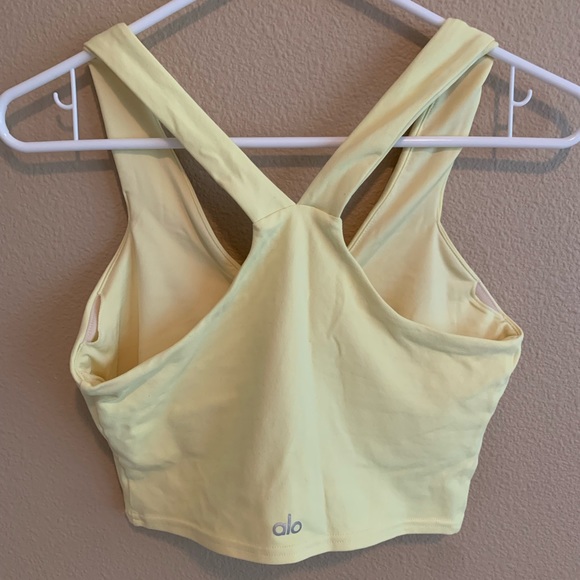 ❌SOLD❌Alo Yoga workout top! - Picture 2 of 7